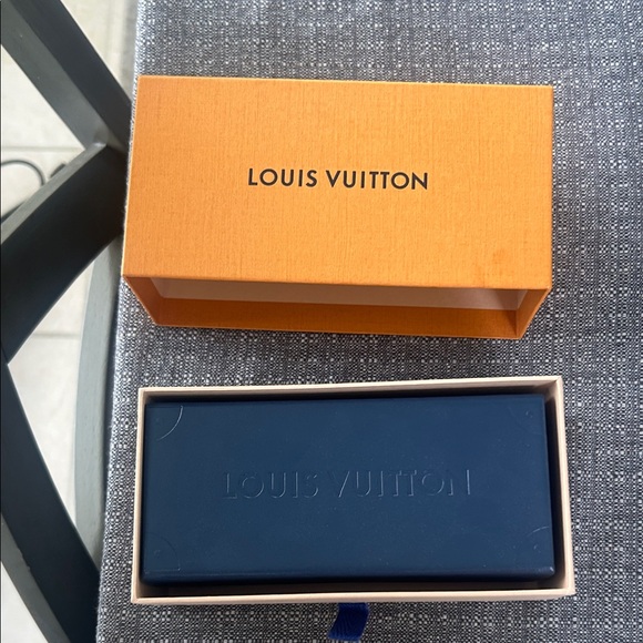 Louis Vuitton Gold Frame Aviator Sunglasses - Picture 8 of 9